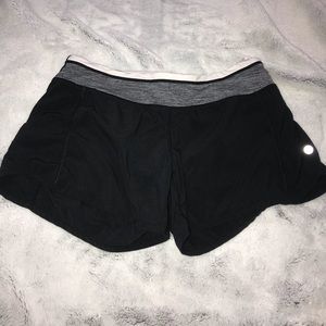 size 6 lulu lemon shorts